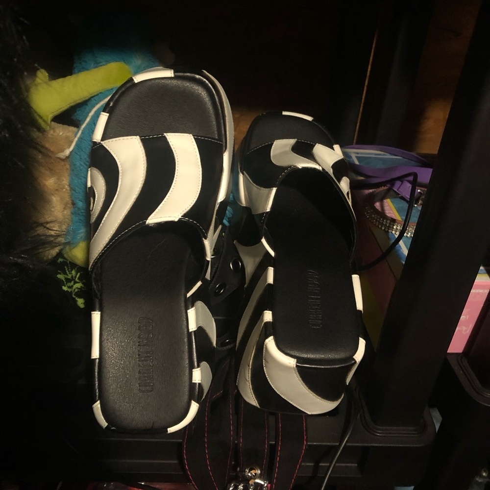 Black and White Swirl Platform Sandals